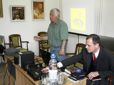 Gecse G�z�nak siker�lt val�ban rendhagy� �s ig�nyes, t�rt�nelem�r�nak is beill� k�nyvbemutat�t tartani. Fot�: Krist� R�bert